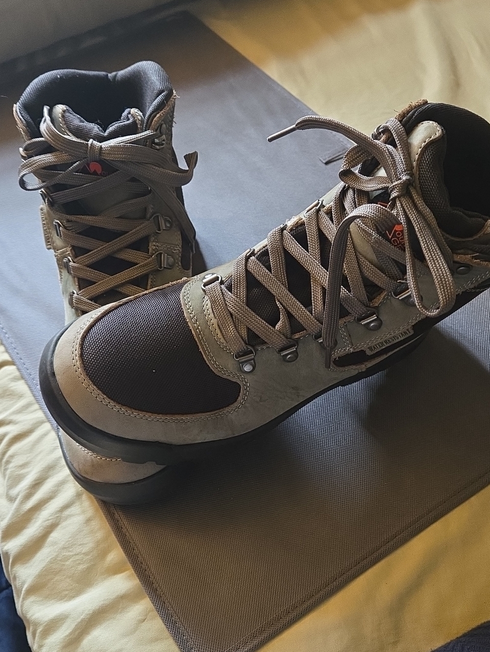Men's Brown Waterproof Lace-Up Hiking Boots